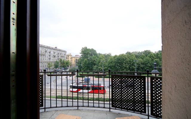 Welcome Home Moskovskij 155 Apartments