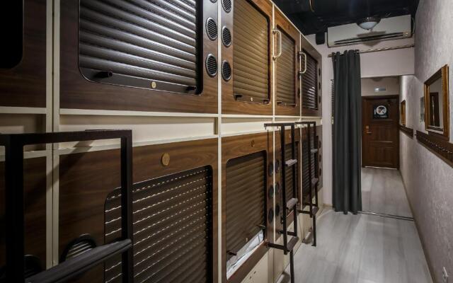 Interqube Tretiyakovskaya Capsule Hotel