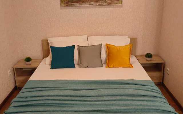 Studiya Vozle Mamaeva Kurgana Flat