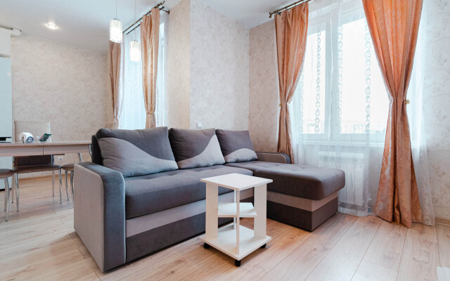 Studiya V Samom Tsentre Levogo Berega Irtysha Apartments