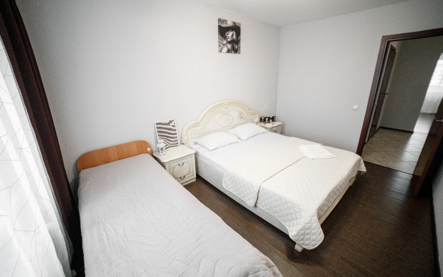 Po Ulitse Avrory 10 Apartments