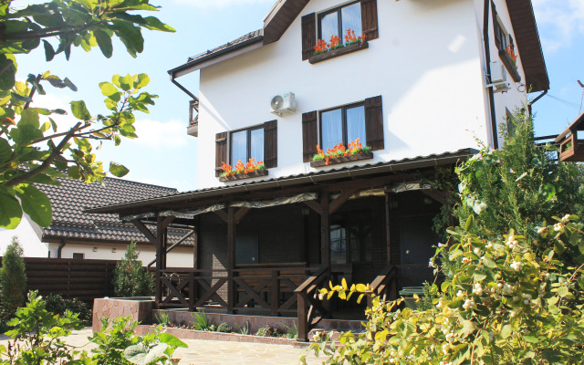 Tikhaya Dacha Guest house