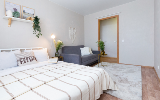 Sleepnsk Svetlaya Dvukhkomnatnaya Ryadom S Akvaparkom Apartments