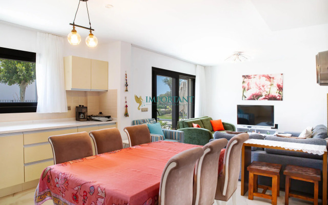 BD498-Gümüşlükte 4 Odalı Özel Havuzlu Villa