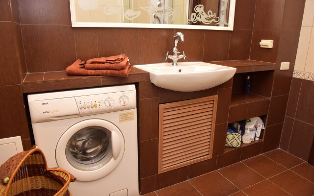 Апартаменты Sutki VIP на Володарского