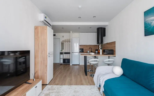 U Metro Aminyevskaya Flat