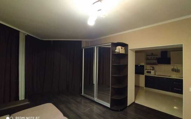 Апартаменты День & Ночь на Моисеева 10