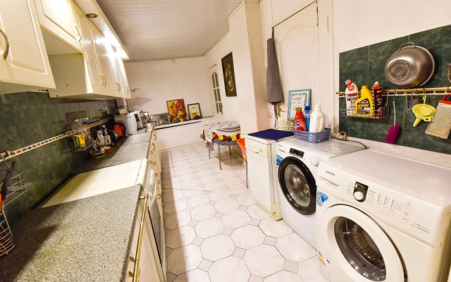 V Starinnoy Usadybe Flat