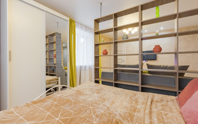 Na Pervomayskoy Flat