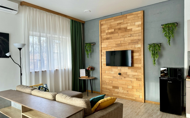 Semeynye Dvukhkomnatnye S Terrasoy Na Glavnaya 21K Apartments