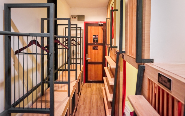 Prince Theatre Heritage Stay Hostel - Silom