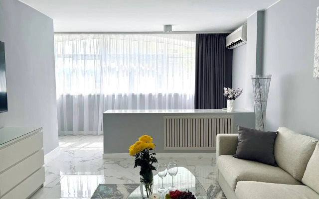 Stilnaya Ryadom S Parkom Rivyera Flat