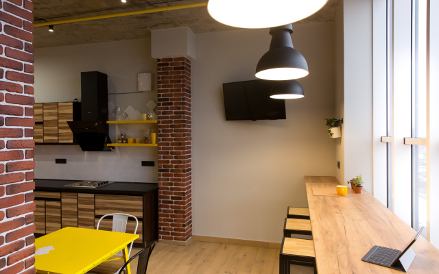 Bee Station Hotel