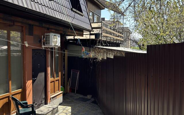 Na Vlasova Private house