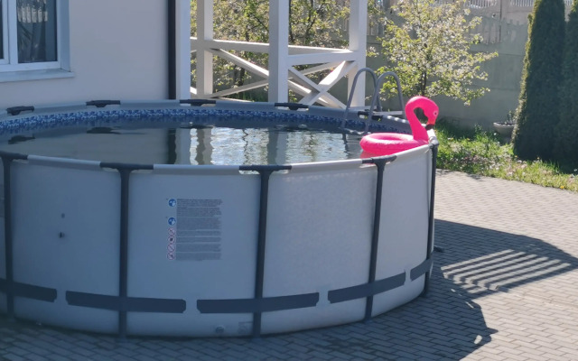 Частный дом на берегу моря с бассейном