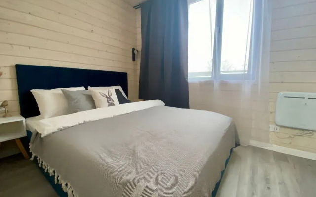 Uyutny i Sovremenny Private house Barnkhaus