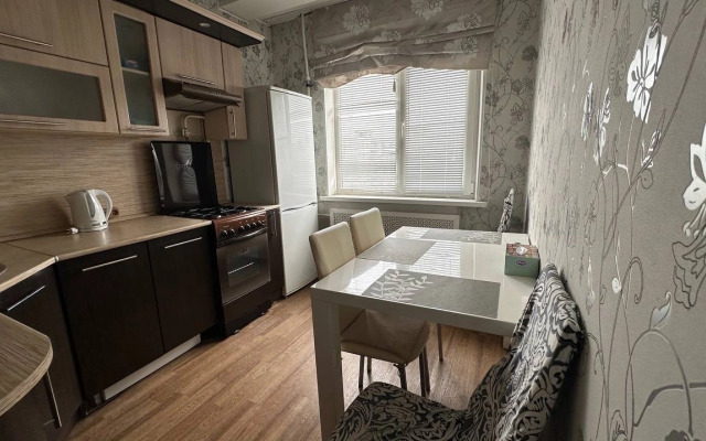 Na Ulitse Bratyev Zhabrovykh  3 Flat