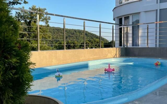Apartments Hotel Complex Raduga