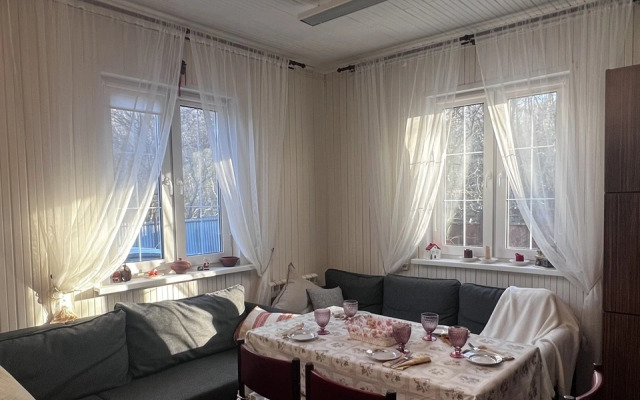 Chetyrekhkomnatnaya Dacha 120 M² Private House