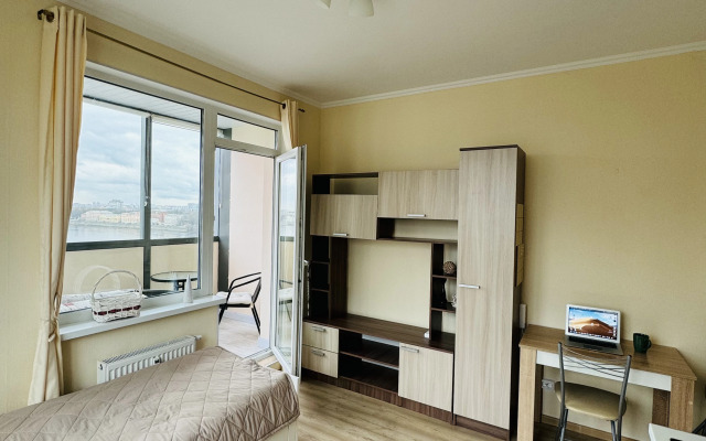 S vidom na Nevu 12 etazh Flat