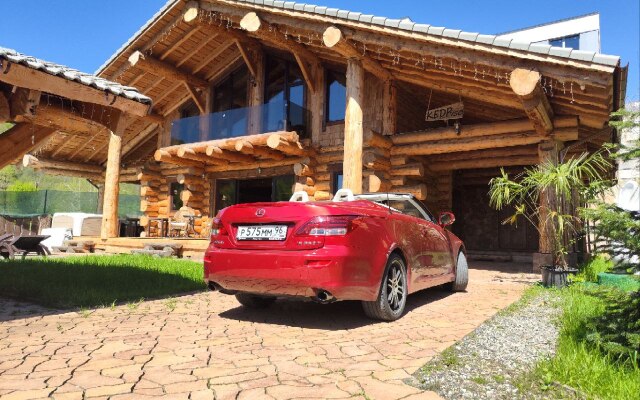 Kedr 750, 6 spalen, 15 gostej s Bassejnom i Banej Chalet