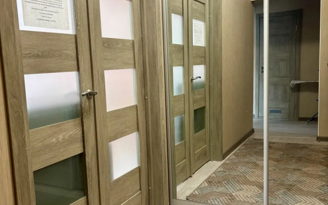Uyutnaya I Bolshaya Kvartira-Studiya Flat