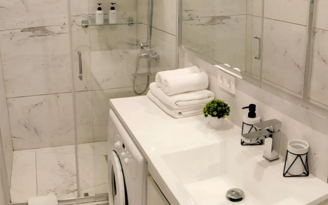 Nedaleko ot Tsentra Sochi na 4 Chelovek Flat