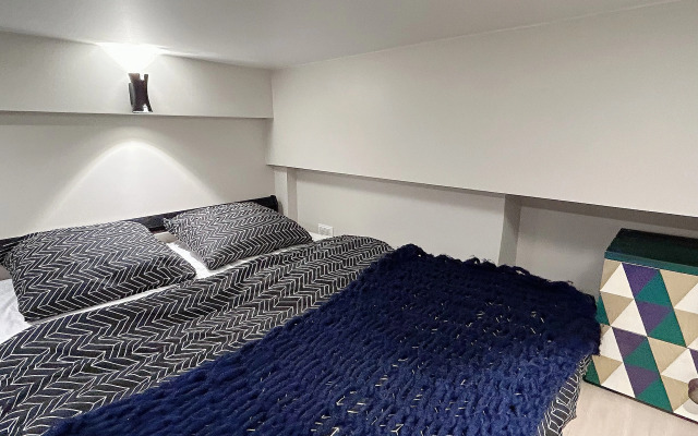 Апартаменты Прекрасная двухуровневая студия рядом с метро