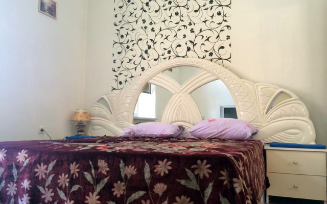 Holiday House Hotel