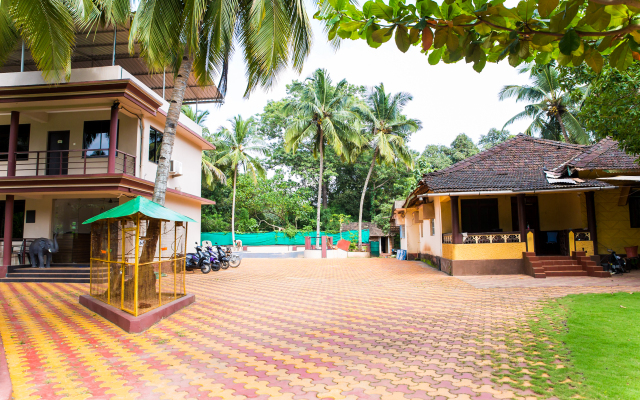 Lazy Frog Goa Guest House