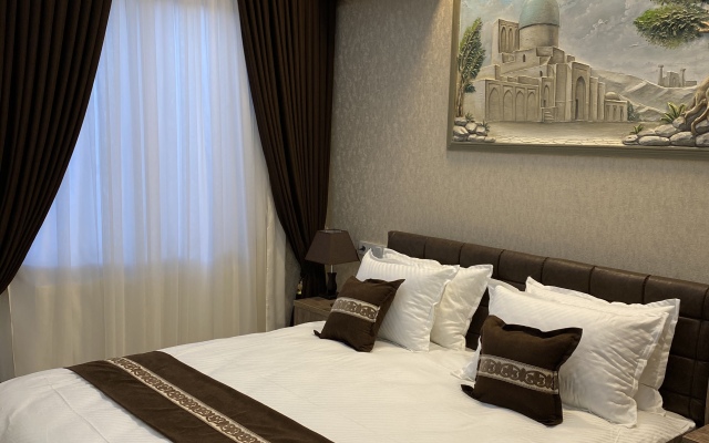Archie Family Hotel