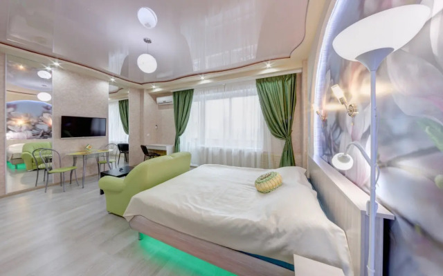 Апартаменты Улучшенные с Видом на Город на площади МОПРа