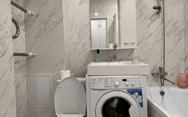 Svetlaya S Udobnoy Krovatyyu Flat