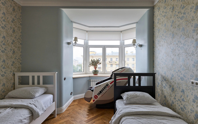 Semeynye Dlya 5 Gostey M. Moskovskaya Flat