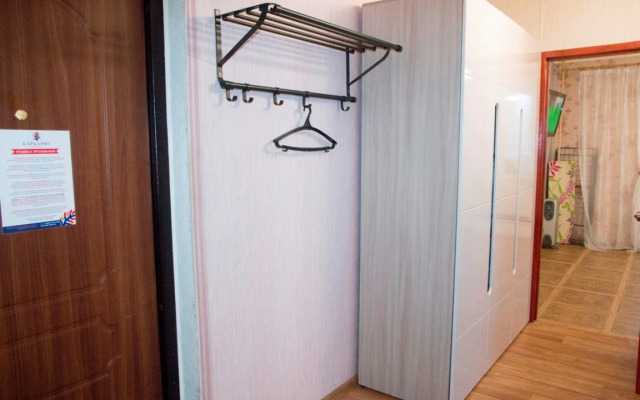 U DK Metallurgov. Barbaris two-room Apartments