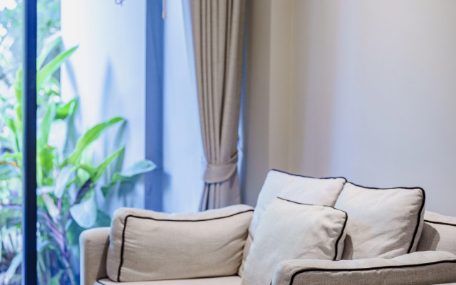 Diamond 2Br  Deluxe Poolside Condo Apartments