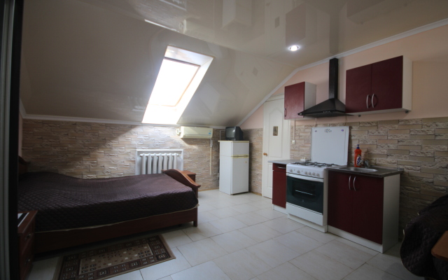Maksim Guest House