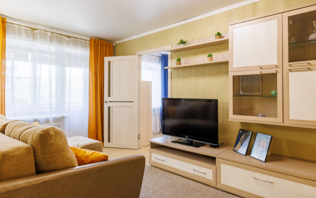 Kvartira Dvukhkomnatnaya Na Fridrikha Engelsa Apartments