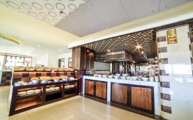 Olalani Resort  Hotel And Condotel