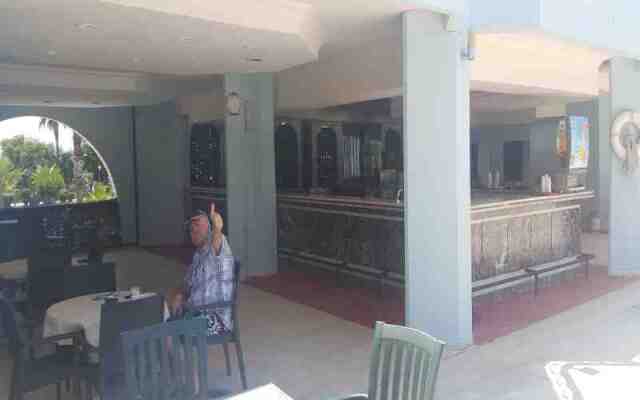 Sunshine Hotel