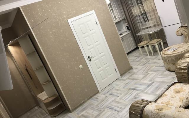 Shikarnaya Stalinka Na Prospekte Lenina Apartments