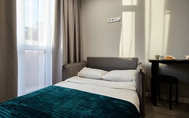 V Zhk Rezident s Balkonom Apartment