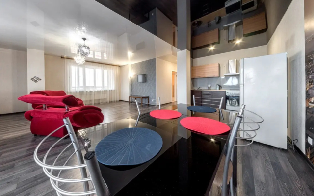 Apartments Uluchshennye S Balkonom I Vidom Na Gorod Innkhoum Na Kurchatova 5v - Apartment in تشيليابنسك - Photo 4