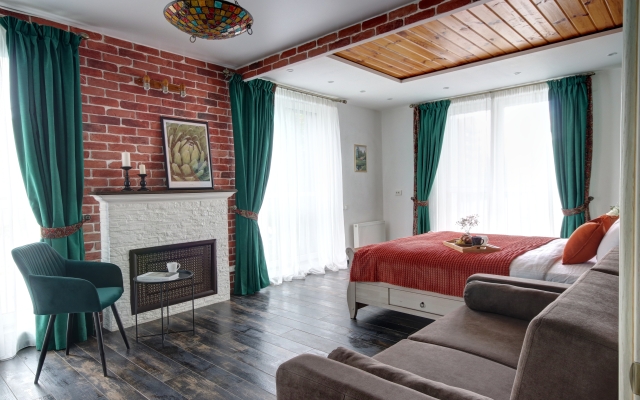 Апартаменты MyhomeYourhome на Кременчугской 9/1