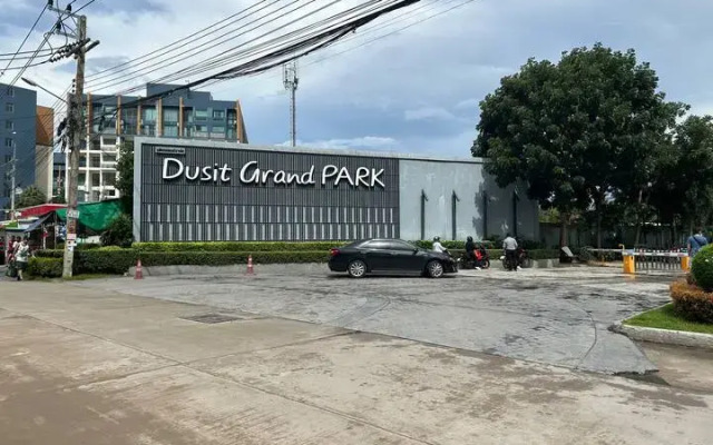 Dusit Grand Park 1 By Yurasan Flat