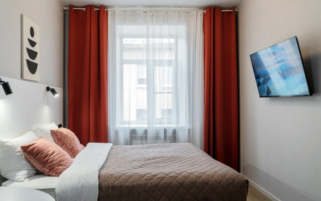 U Moskovskogo vokzala s kukhney i konditsionerom Apartments