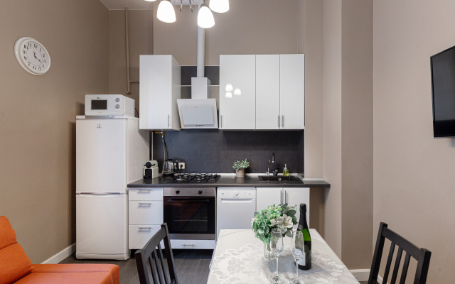 Апартаменты на Караванной