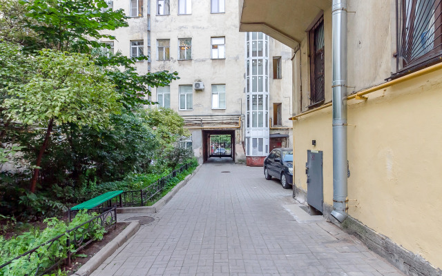 Vintazhnaya Na Svechnom Flat