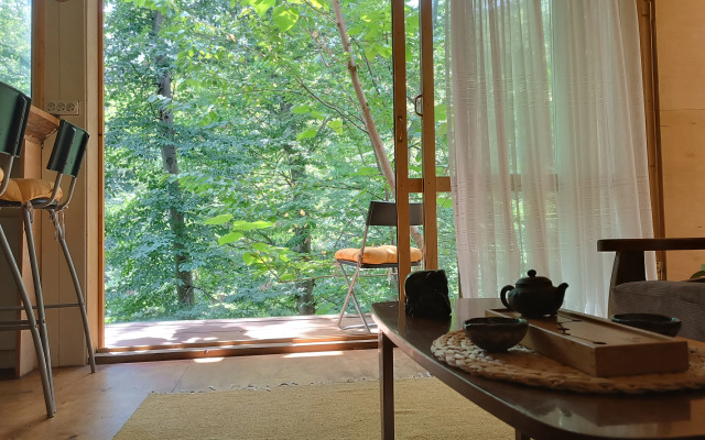 Uedinennoye v Tsentre Sochi Bungalow