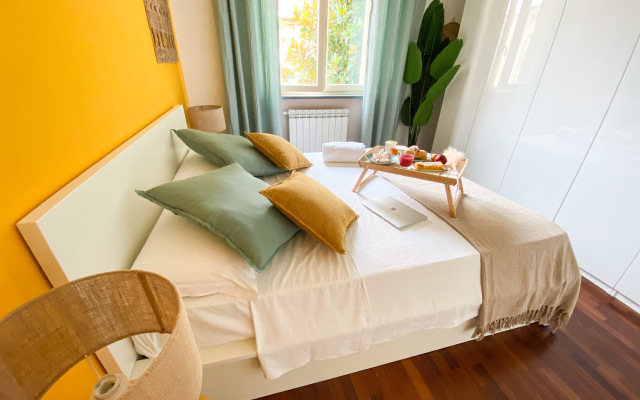 Giallomango Apt in Lucca Apartments